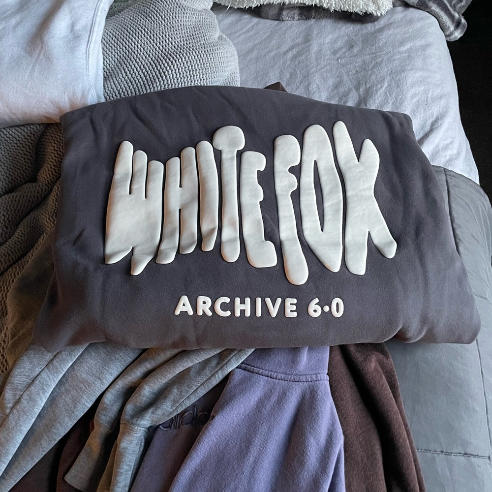 White Fox Boutique 🩶 gray hoodie